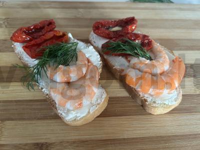 Sumuštinis su džiovintais pomidorais ir krevetėmis pagrindine nuotrauka