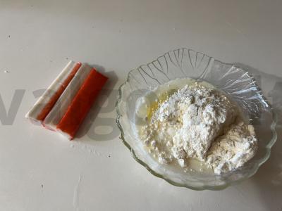 Sultingi krabų lazdelių su traškia plutele Žingsnis 1