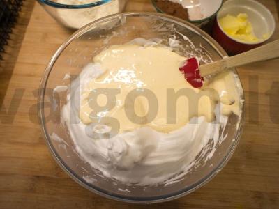 Kavos biskvitiniai pyragaičiai Žingsnis 3