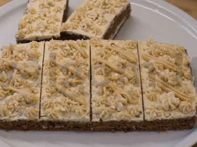 Kavos biskvitiniai pyragaičiai pagrindine nuotrauka