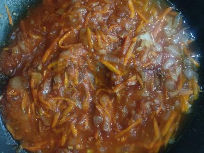 Aromatinga mėsos solyanka su marinuotais agurkais Žingsnis 1