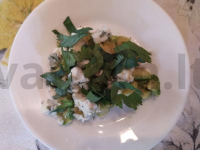 Avokado laivelis su rokforu Žingsnis 3