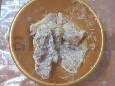 Vištienos šlaunelės su meksikietiška mišraine, bulvėmis ir žiediniais kopūstais kepimo maiše Žingsnis 1