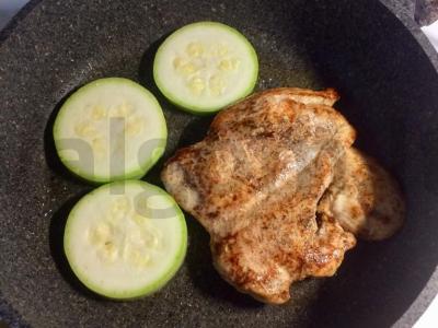 Marinuota vištienos krūtinėlė su daržovėmis Žingsnis 3