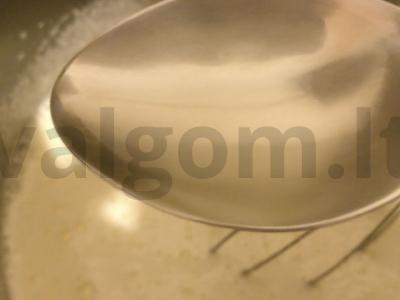 Šokoladinis biskvitas lėtoje viryklėje Žingsnis 1