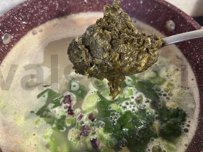 Rūgščiųjų žolelių sriuba iš paruoštos medžiagos Žingsnis 6