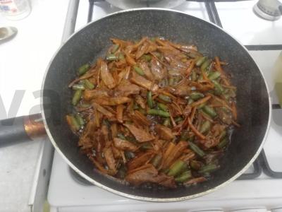 Grikių makaronai su kiauliena sojų padaže su daržovėmis Žingsnis 3