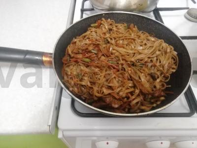 Grikių makaronai su kiauliena sojų padaže su daržovėmis Žingsnis 5