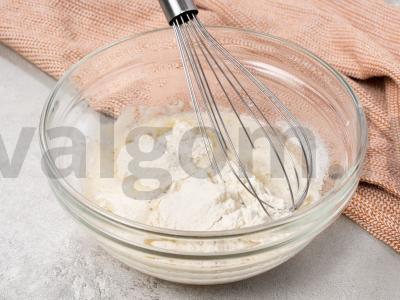 Vegetariškos blynai agurkų marinate Žingsnis 1