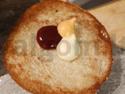 Namų burgeriai su trimis padais Žingsnis 4