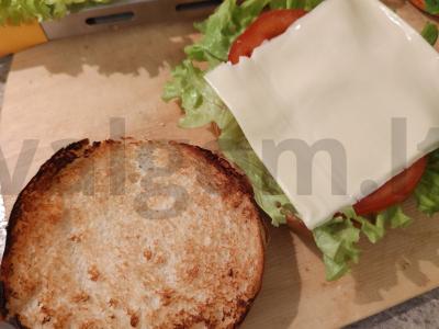 Namų burgeriai su trimis padais Žingsnis 5