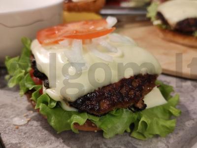 Namų burgeriai su trimis padais Žingsnis 6