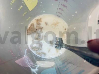 Kepiniai su mielėmis „Šokoladiniai“ Žingsnis 1