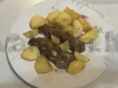 Avinienos faršo kotletai su bulvėmis pagrindine nuotrauka