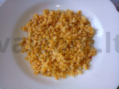 Raudona lęša su troškinta kopūstu ir kiaušiniais Žingsnis 1