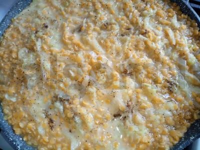 Raudona lęša su troškinta kopūstu ir kiaušiniais Žingsnis 3