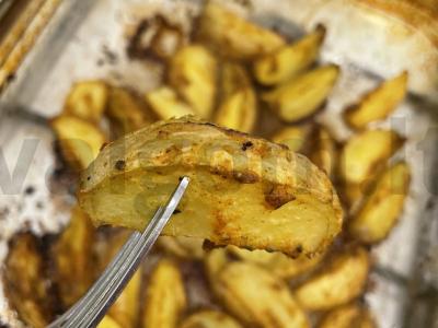 Kaimiška bulvytė su sūrio padažu pagrindine nuotrauka