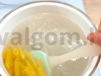 Penne pomidorų padaže Žingsnis 3