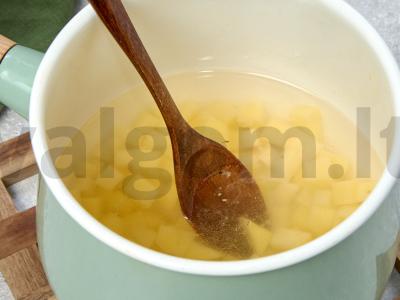 Daržovių troškinys su tunu savo sultyse Žingsnis 1