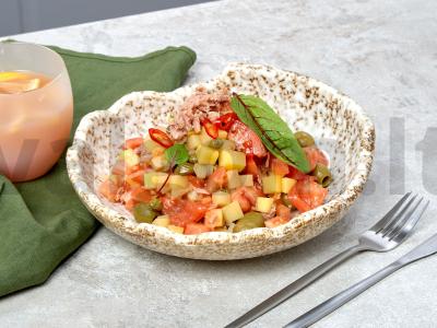 Daržovių troškinys su tunu savo sultyse pagrindine nuotrauka