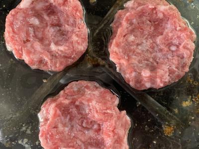 Mėsos lizdai su pomidorais ir svogūnais Žingsnis 5