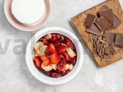 Vaisių salotos su šokoladu ir ledais Žingsnis 1