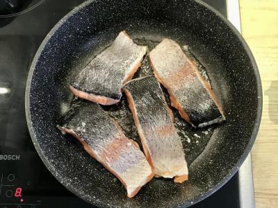 Švelni upėtakis grietinėlėje Žingsnis 1