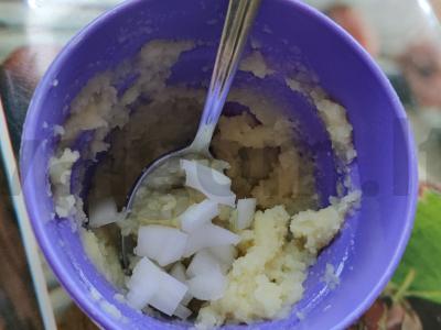 Bulvių rutuliukai su mėsa ir svogūnais Žingsnis 2