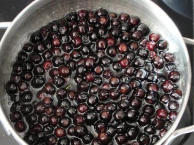 Juodųjų serbentų sirupas Žingsnis 2