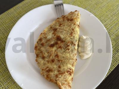 Avižų blynas su dešros, pomidorų ir sūrio įdaru pagrindine nuotrauka