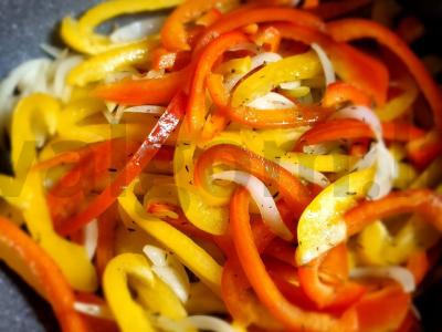 Tunas su paprikomis ir kaparėliais Žingsnis 1