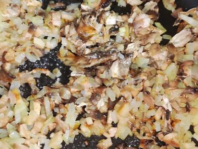 Įdaryti pievagrybiai su varškės sūriu Žingsnis 1