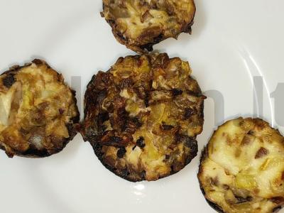 Įdaryti pievagrybiai su varškės sūriu pagrindine nuotrauka