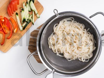 Daržovių troškinys su udon makaronais Žingsnis 1