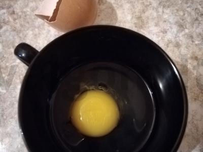 Greitas pusryčių patiekalas su kiaušiniu poše Žingsnis 1