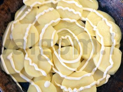 Mėsa prancūziškai su bulvėmis ir grybais orkaitėje Žingsnis 3