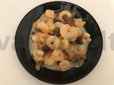 Keptos voveraitės su krevetėmis kokosų piene pagrindine nuotrauka