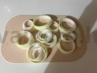 Marinuoti pomidorai su svogūnų žiedais Žingsnis 3