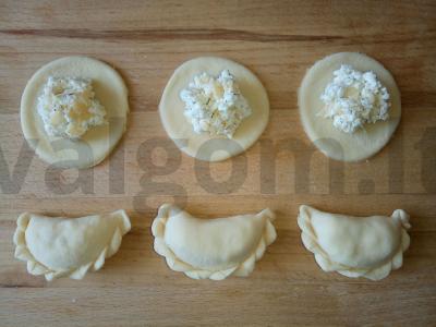 Koldūnai su varške, kietuoju sūriu ir žolelėmis Žingsnis 3