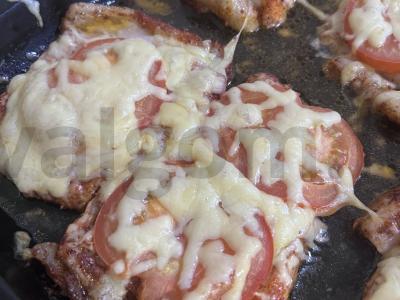 Mėsa po sūriu pagrindine nuotrauka