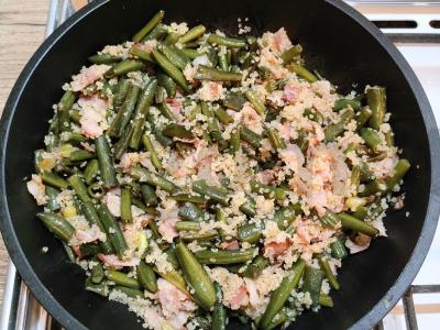 Kvinoja su pupelėmis ir bekonu pagrindine nuotrauka