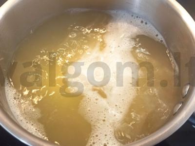 Pšenių košė su svogūnais ir raudonaisiais pupelėmis Žingsnis 1