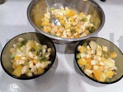 Vaisių salotos su jogurto padažu Žingsnis 4