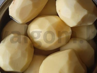 Bulviniai blynai su grietine Žingsnis 1