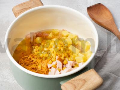 Konservuotų kukurūzų sriuba Žingsnis 2