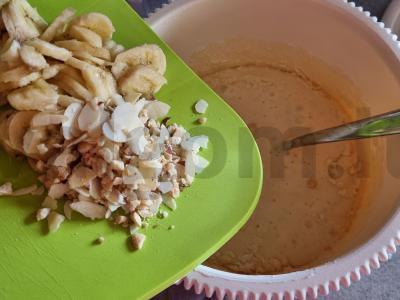 Bananų-riešutų keksiukas Žingsnis 4