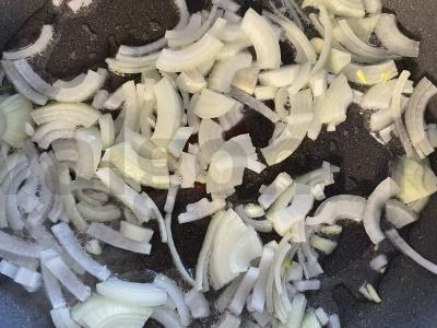 Vištienos širdelės, troškintos grietinėje Žingsnis 2