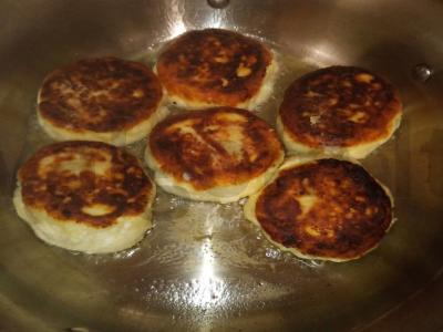 Varškėčiai ant blynų miltų Žingsnis 8