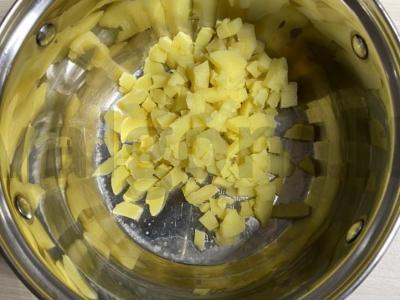 Okroška su svogūnais ant kvašo Žingsnis 1