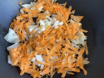 Raudona lęša karis su tunu ir apkepu Žingsnis 2